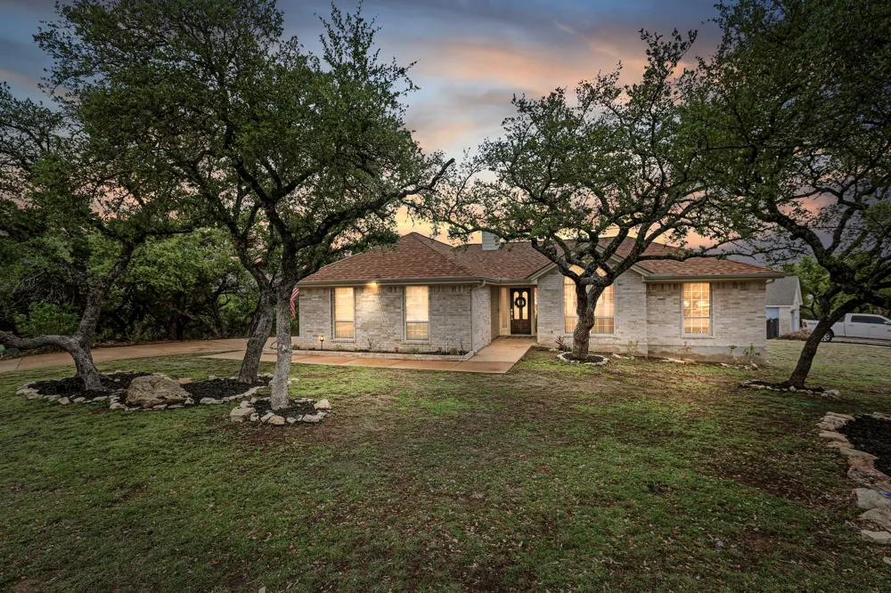 21105 Newport Cove Lago Vista, TX 78645