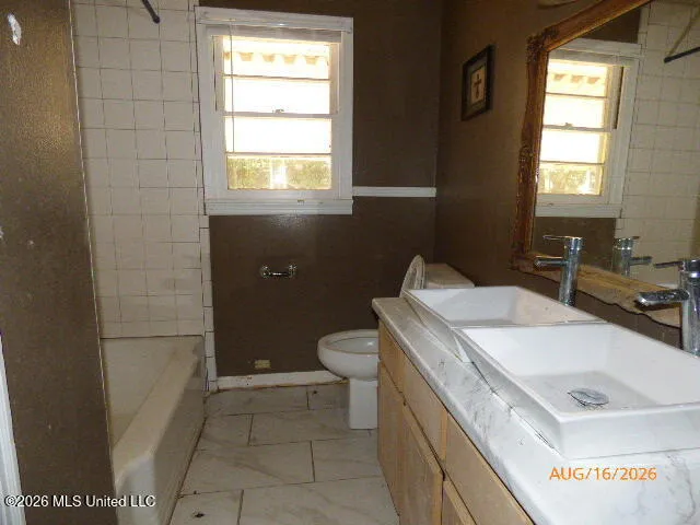 121 Catalpa Drive Natchez, MS 39120