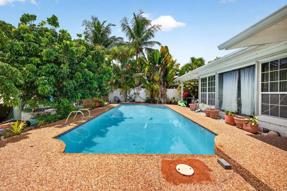 1636 SE 14TH STREET Fort Lauderdale, FL 33316