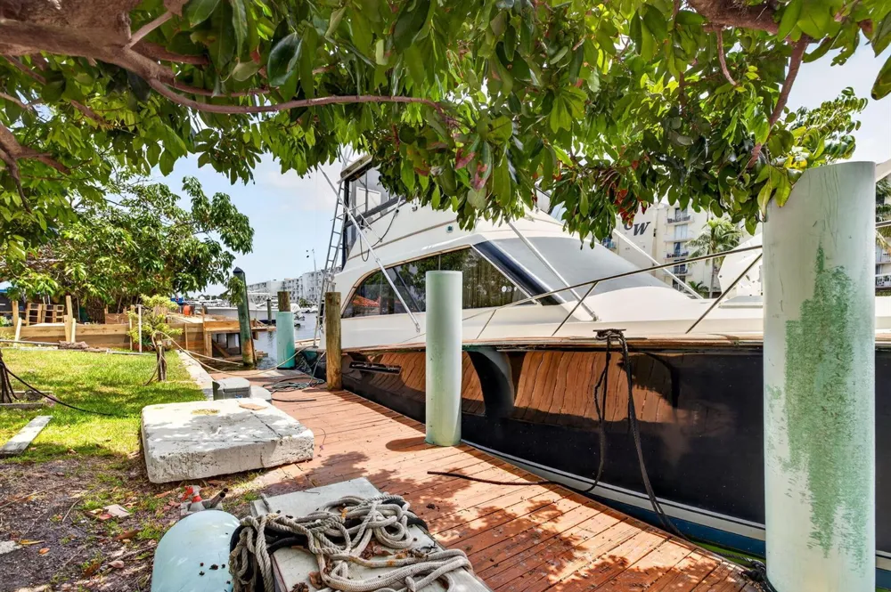 1636 SE 14TH STREET Fort Lauderdale, FL 33316