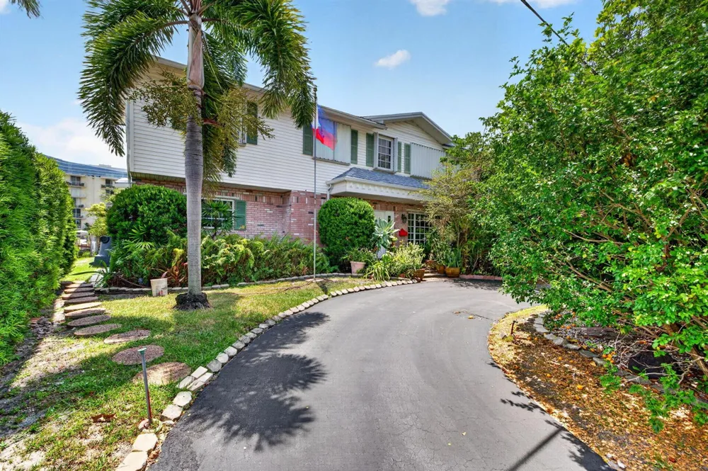 1636 SE 14TH STREET Fort Lauderdale, FL 33316
