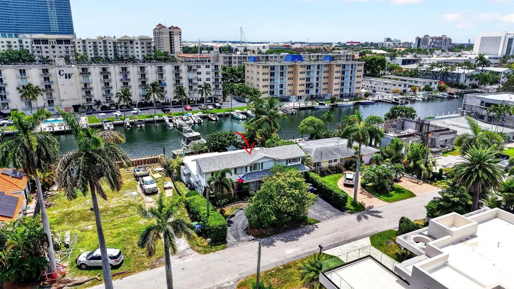1636 SE 14TH STREET Fort Lauderdale, FL 33316
