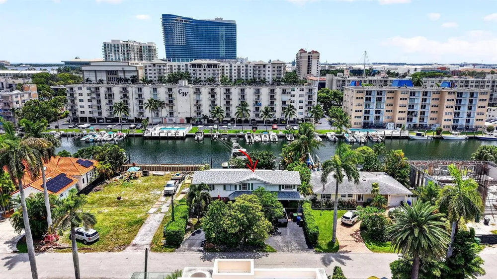 1636 SE 14TH STREET Fort Lauderdale, FL 33316