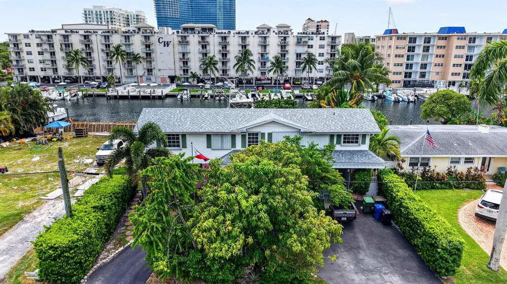 1636 SE 14TH STREET Fort Lauderdale, FL 33316