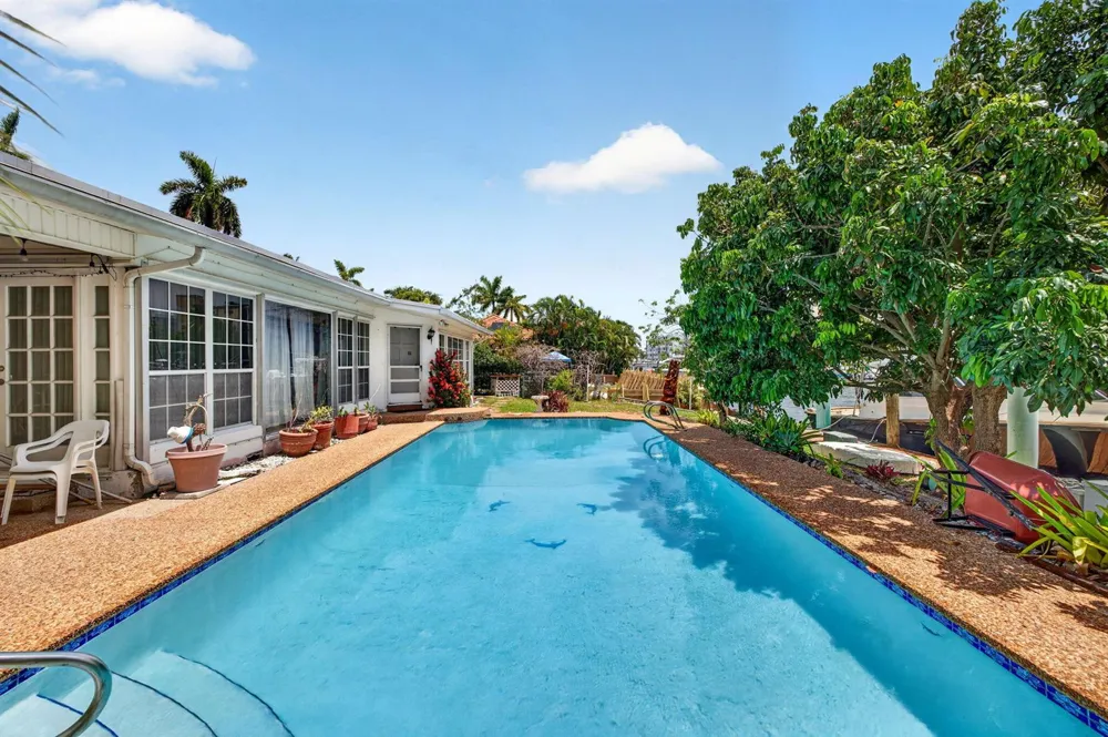 1636 SE 14TH STREET Fort Lauderdale, FL 33316