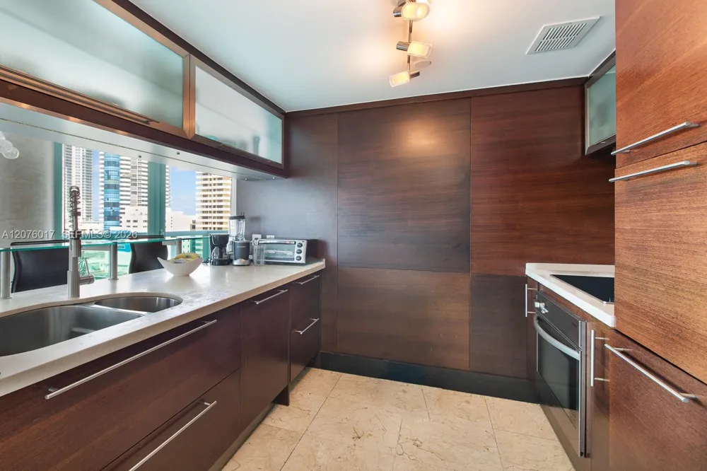 6000 Indian Creek Dr #12B Miami Beach, FL 33140