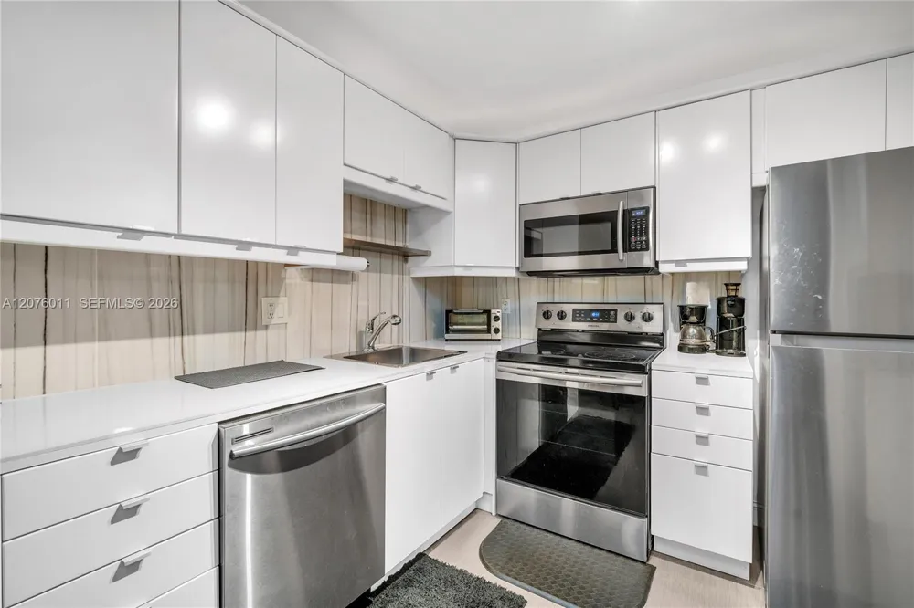 257 S Cypress Rd #416 Pompano Beach, FL 33060