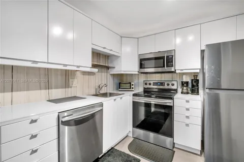 257 S Cypress Rd #416