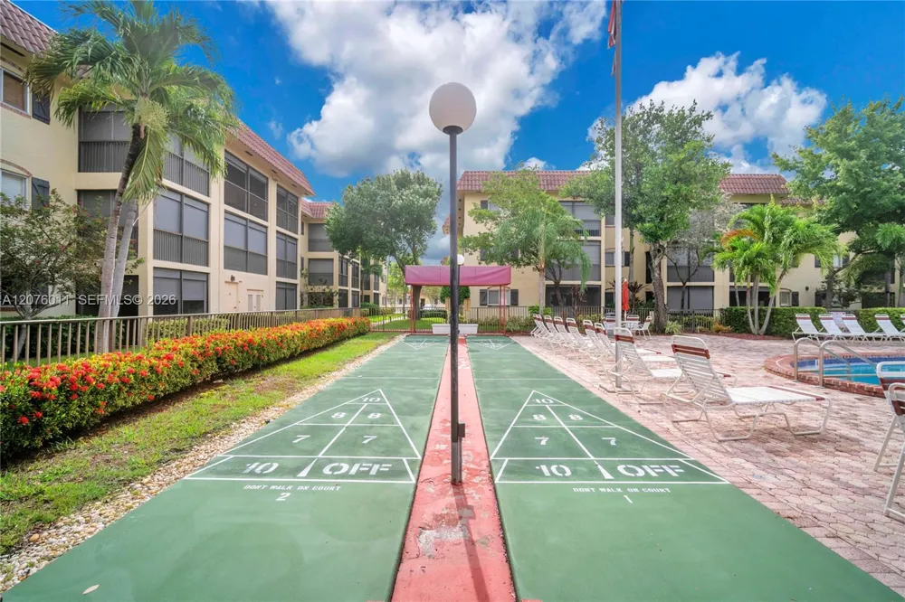 257 S Cypress Rd #416 Pompano Beach, FL 33060