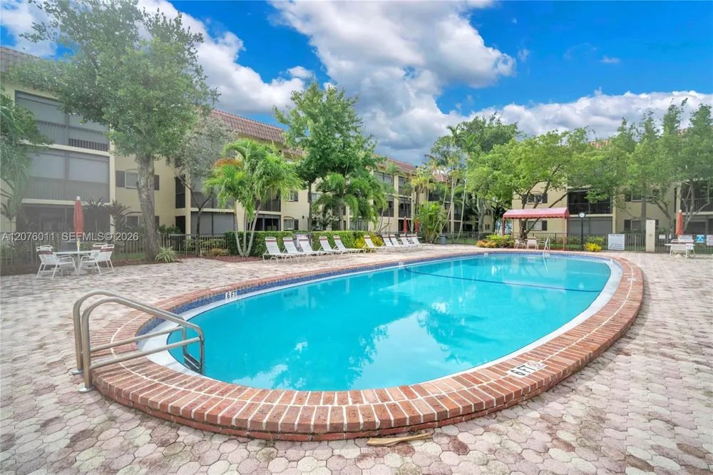 257 S Cypress Rd #416 Pompano Beach, FL 33060
