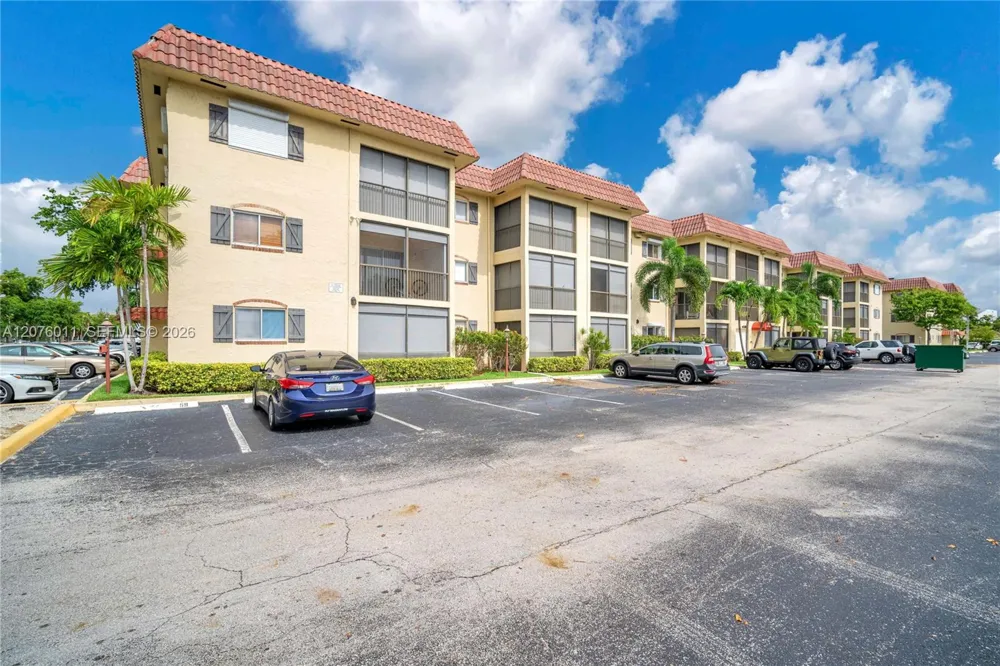257 S Cypress Rd #416 Pompano Beach, FL 33060