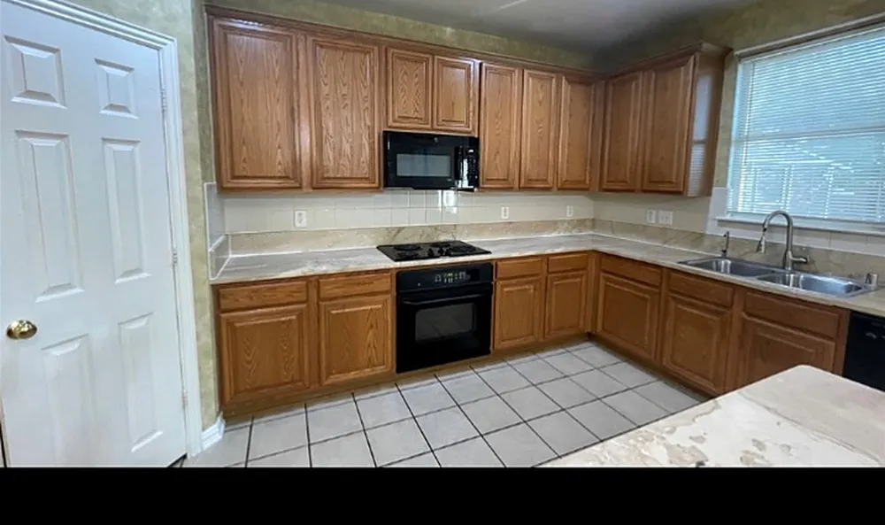 720 Candle Meadow Boulevard DeSoto, TX 75115