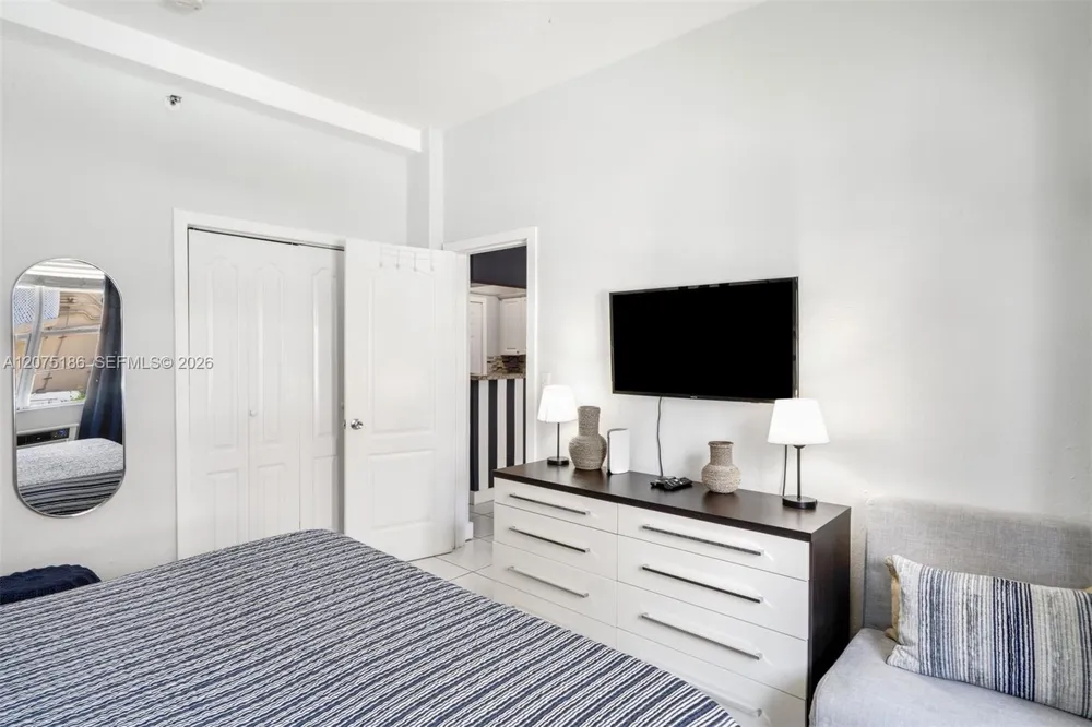 3030 Collins Ave #1G Miami Beach, FL 33140