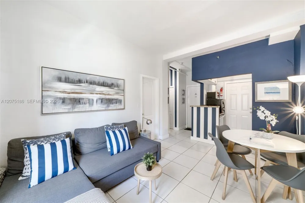 3030 Collins Ave #1G Miami Beach, FL 33140