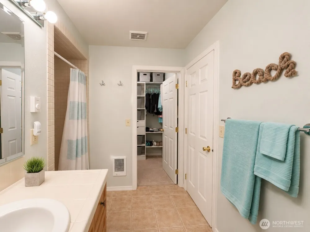 214 Canal Drive NE Ocean Shores, WA 98569
