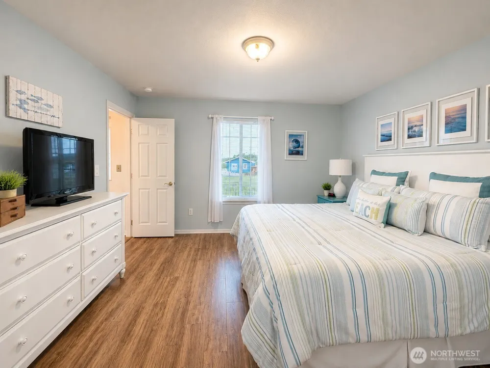 214 Canal Drive NE Ocean Shores, WA 98569