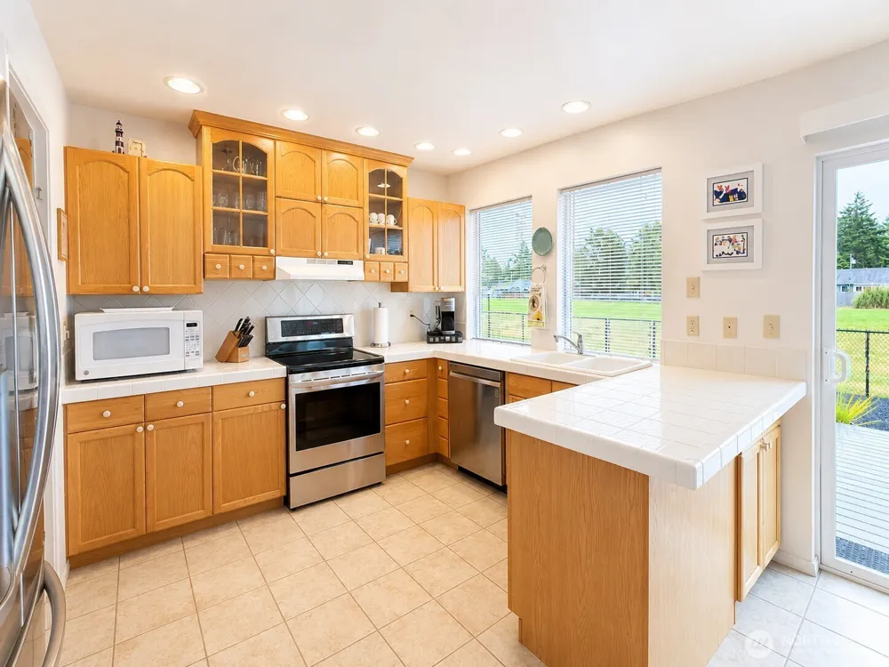 214 Canal Drive NE Ocean Shores, WA 98569