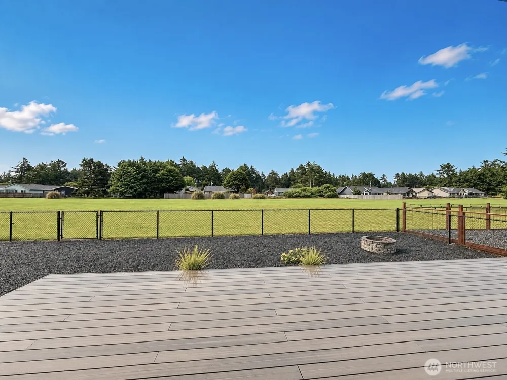214 Canal Drive NE Ocean Shores, WA 98569
