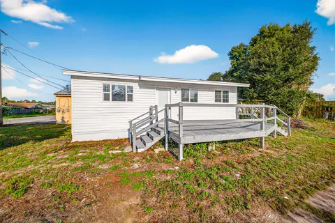 393 NW Lowery Drive