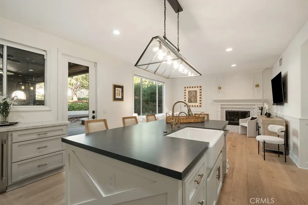 2555 Reynolds Drive Tustin, CA 92782