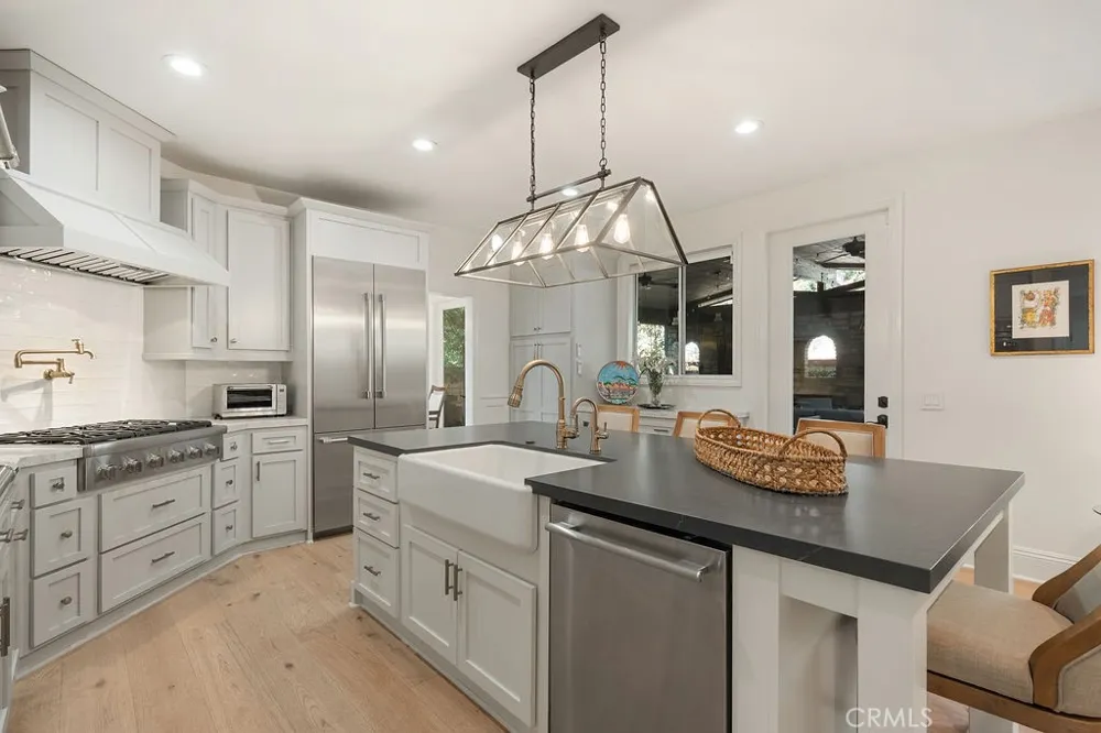 2555 Reynolds Drive Tustin, CA 92782