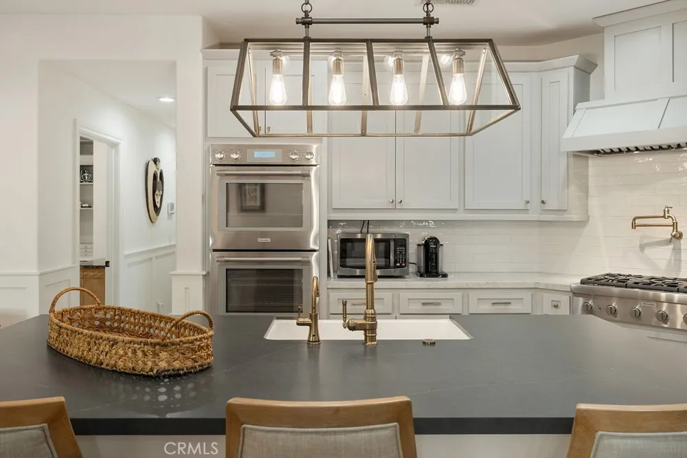 2555 Reynolds Drive Tustin, CA 92782