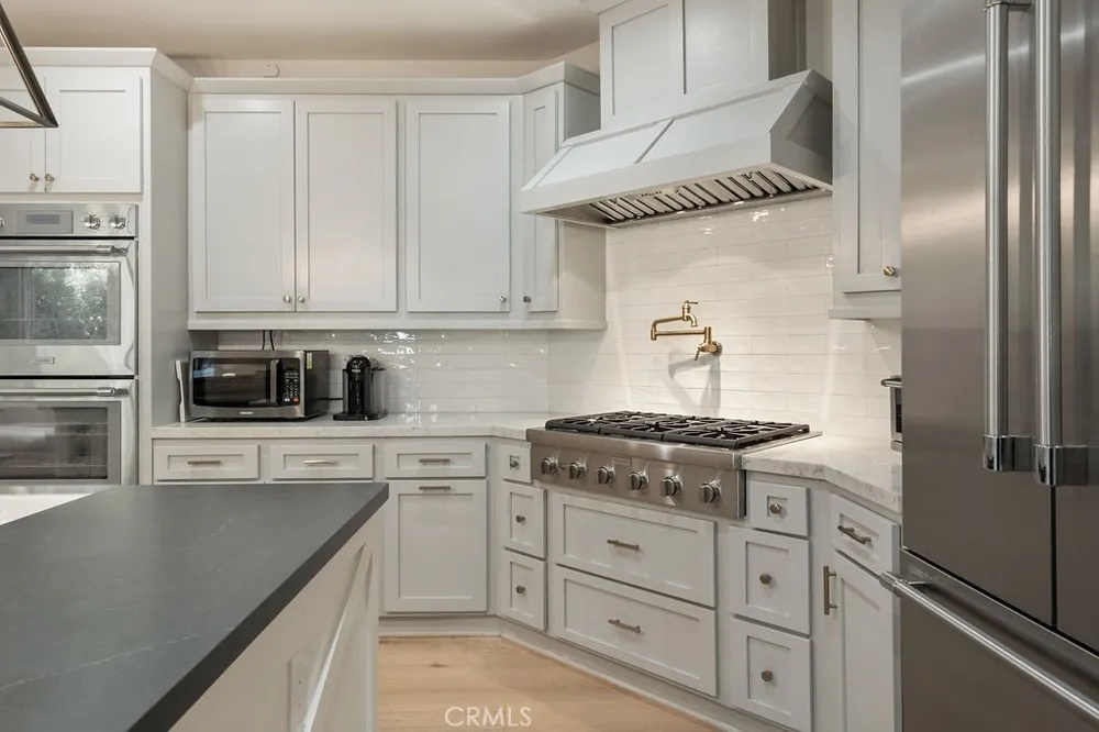 2555 Reynolds Drive Tustin, CA 92782