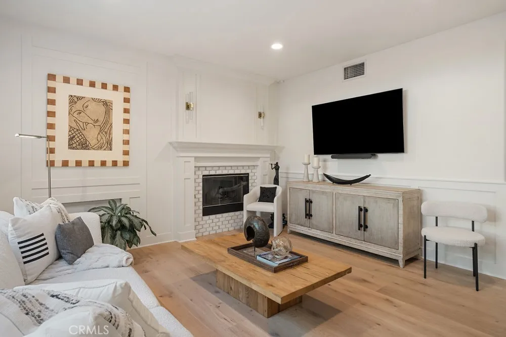 2555 Reynolds Drive Tustin, CA 92782