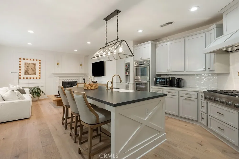 2555 Reynolds Drive Tustin, CA 92782
