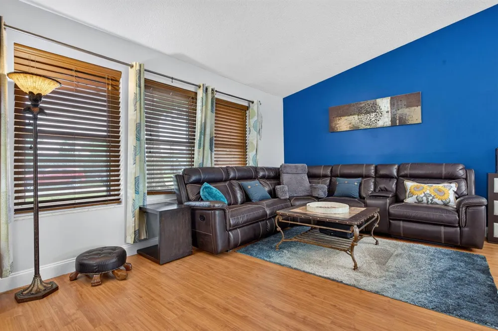 8751 NW 19th Street Coral Springs, FL 33071