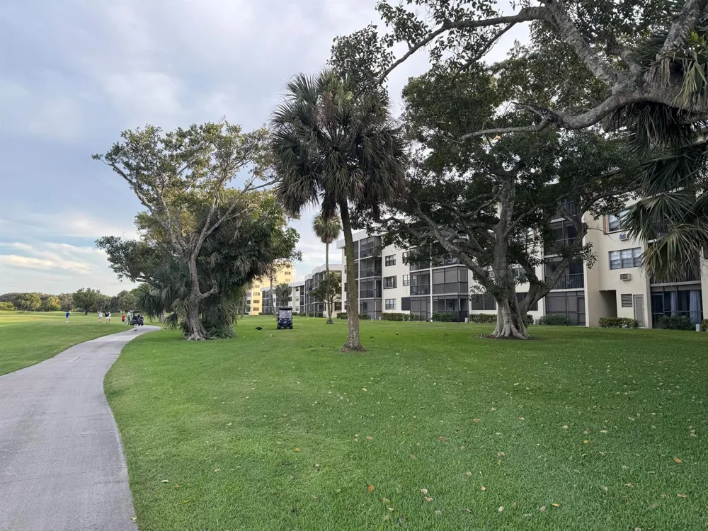 2430 DEER CREEK COUNTRY CLUB BOULEVARD #407-2 Deerfield Beach, FL 33442