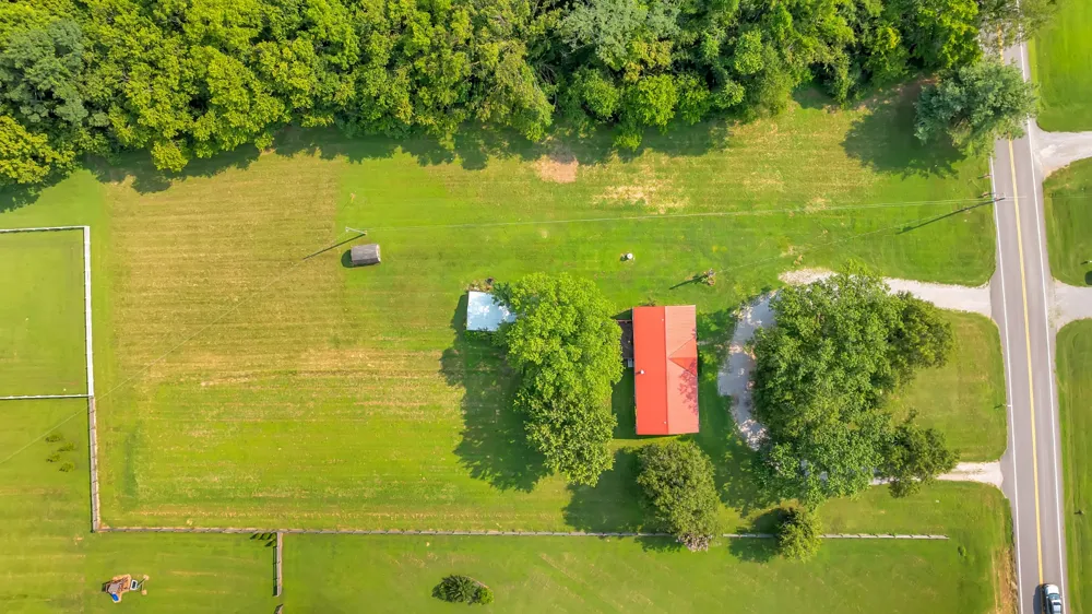 6692 Cool Springs Rd Thompsons Station, TN 37179