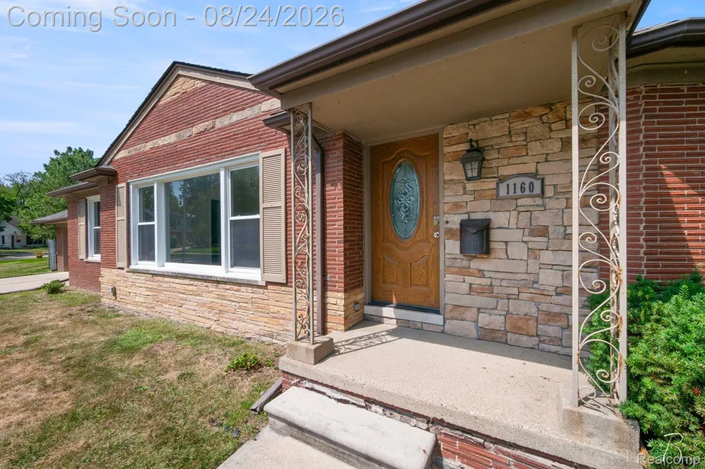 1160 Torrey Road Grosse Pointe Woods City, MI 48236