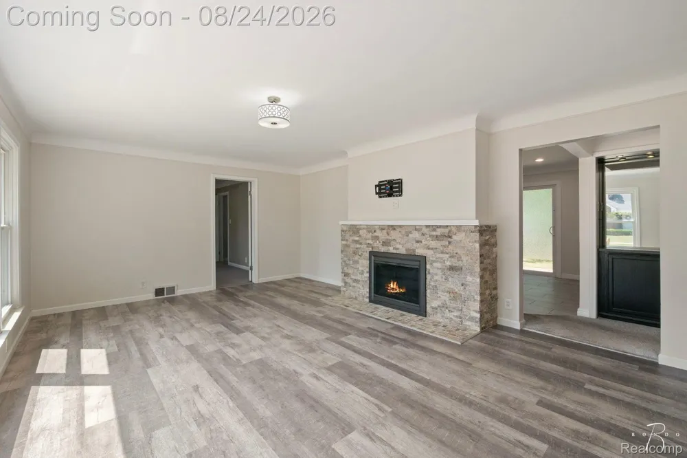 1160 Torrey Road Grosse Pointe Woods City, MI 48236
