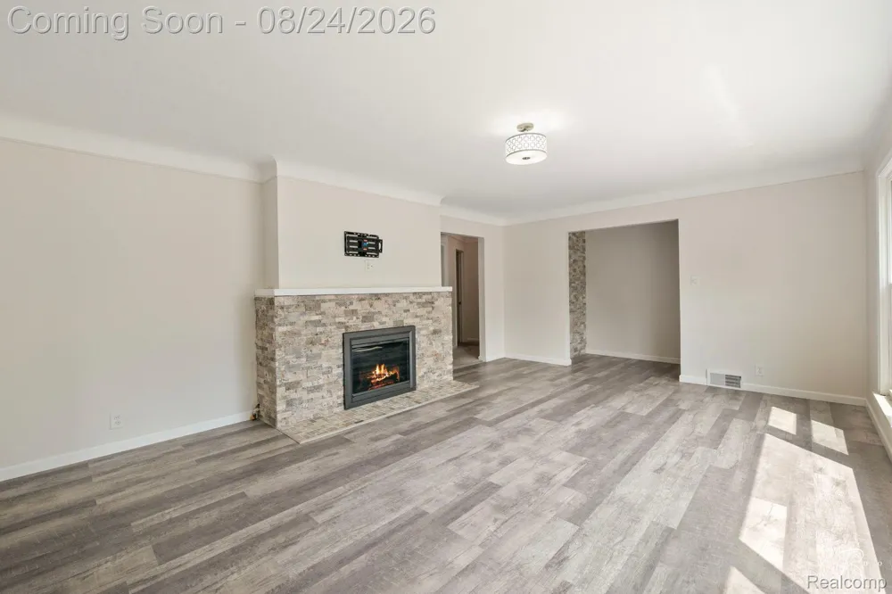 1160 Torrey Road Grosse Pointe Woods City, MI 48236