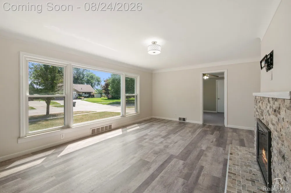 1160 Torrey Road Grosse Pointe Woods City, MI 48236