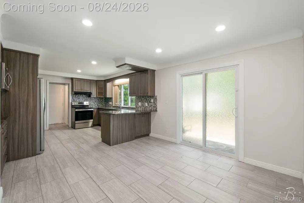 1160 Torrey Road Grosse Pointe Woods City, MI 48236