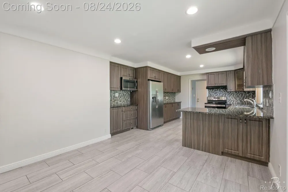 1160 Torrey Road Grosse Pointe Woods City, MI 48236