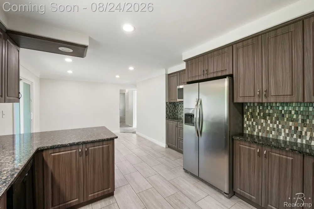 1160 Torrey Road Grosse Pointe Woods City, MI 48236