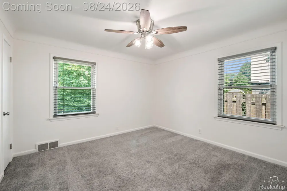 1160 Torrey Road Grosse Pointe Woods City, MI 48236