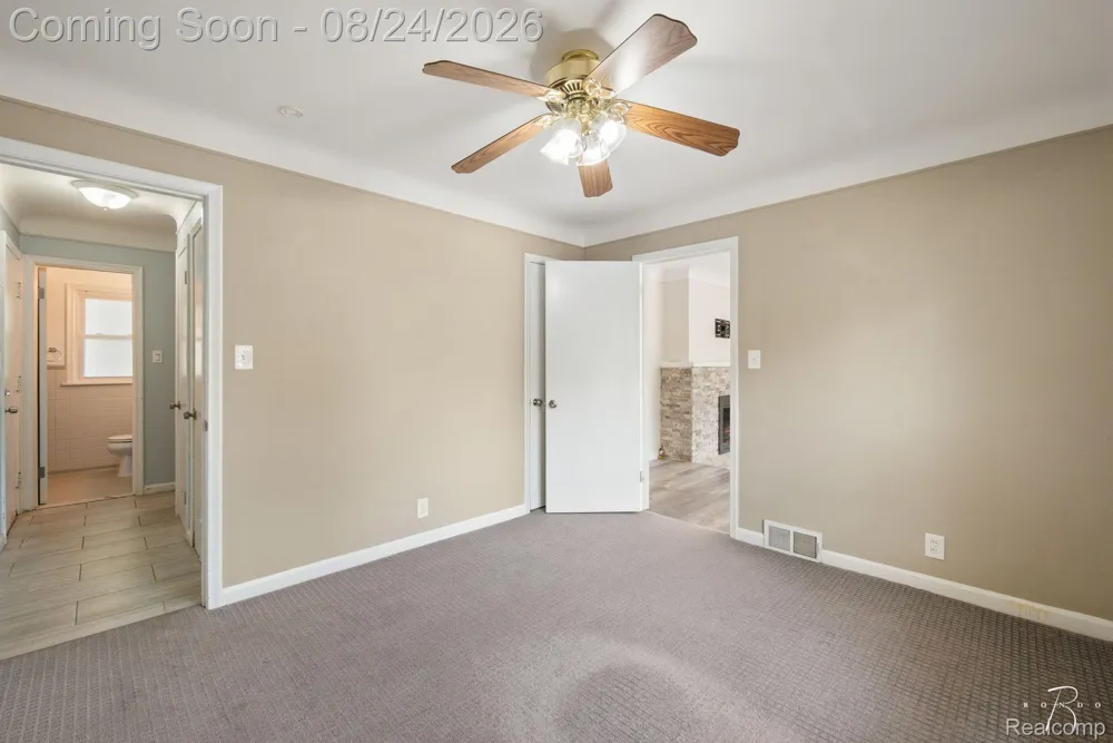 1160 Torrey Road Grosse Pointe Woods City, MI 48236