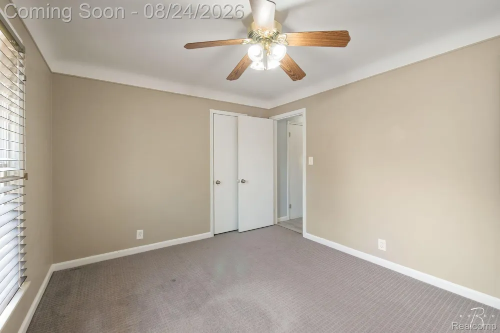 1160 Torrey Road Grosse Pointe Woods City, MI 48236
