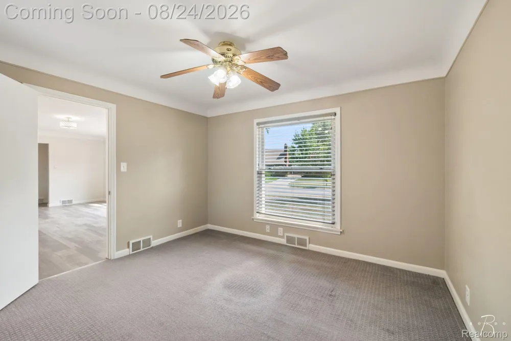 1160 Torrey Road Grosse Pointe Woods City, MI 48236