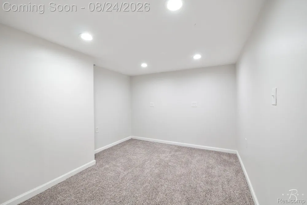 1160 Torrey Road Grosse Pointe Woods City, MI 48236