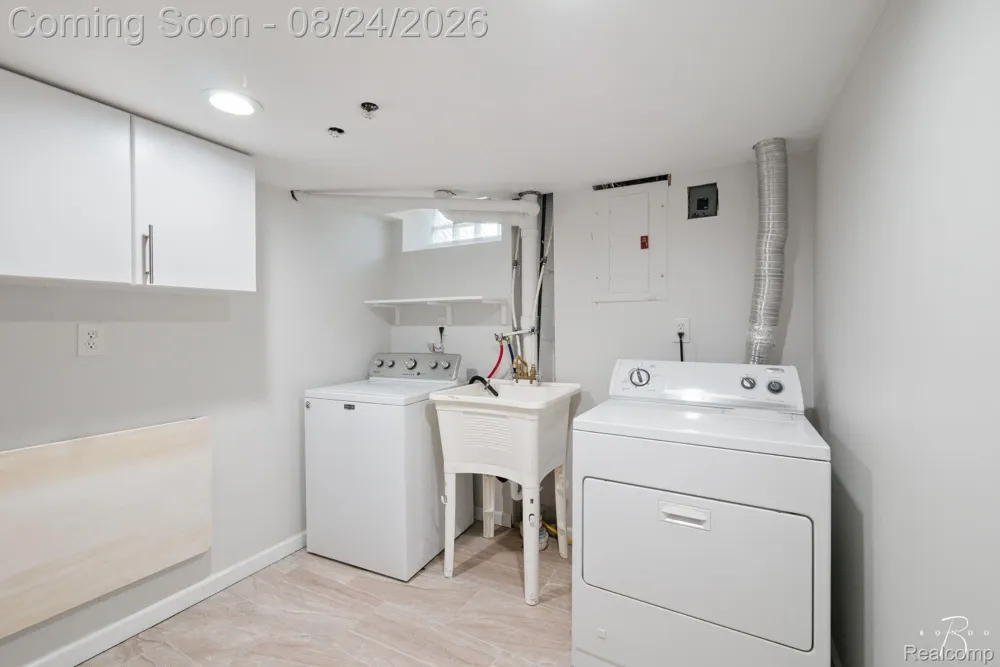1160 Torrey Road Grosse Pointe Woods City, MI 48236