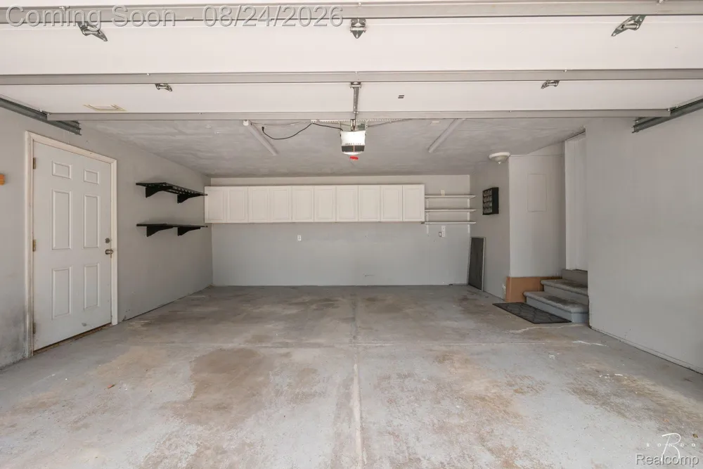 1160 Torrey Road Grosse Pointe Woods City, MI 48236