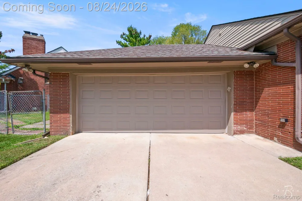 1160 Torrey Road Grosse Pointe Woods City, MI 48236