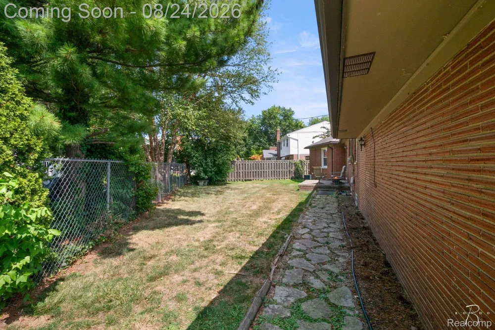 1160 Torrey Road Grosse Pointe Woods City, MI 48236