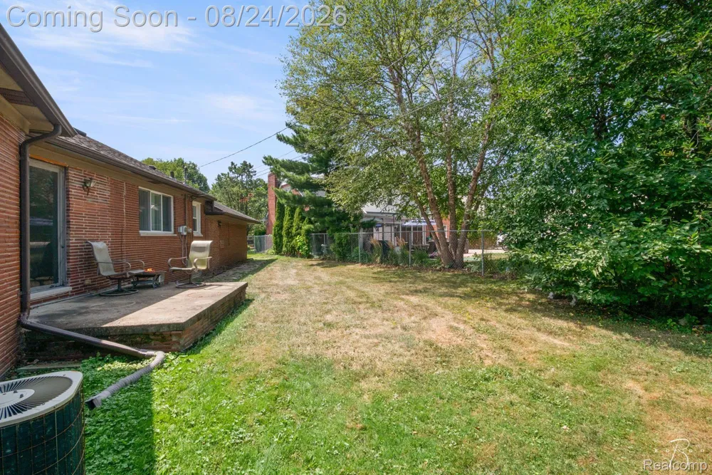 1160 Torrey Road Grosse Pointe Woods City, MI 48236
