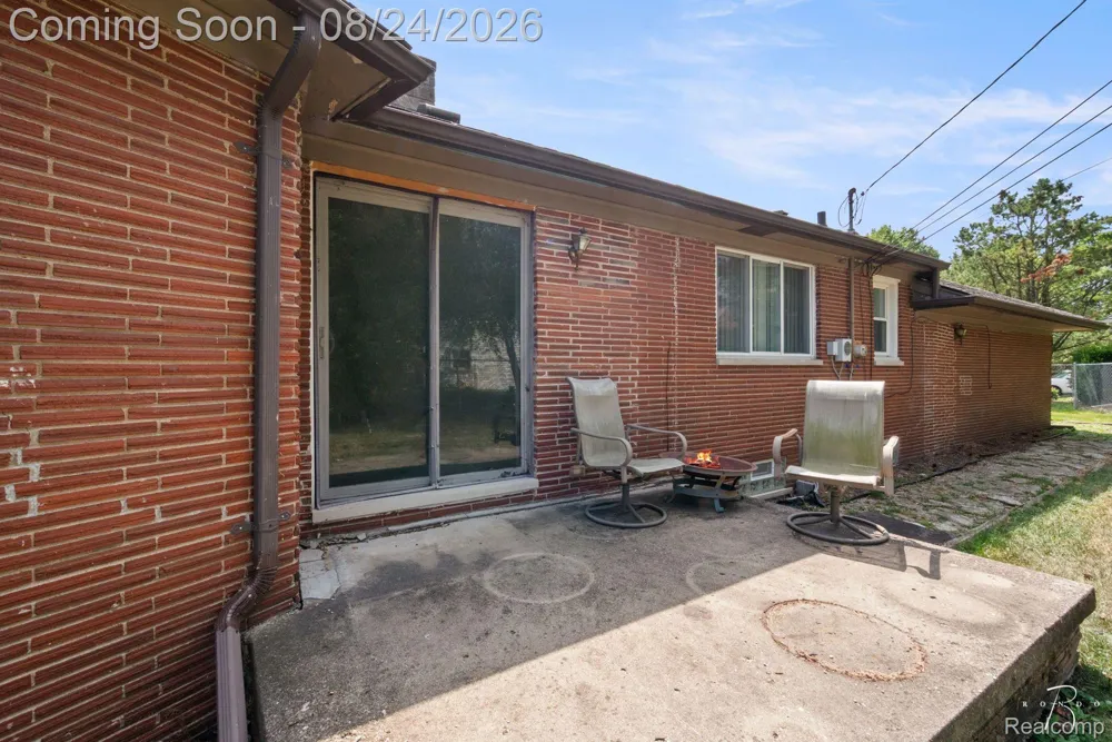 1160 Torrey Road Grosse Pointe Woods City, MI 48236
